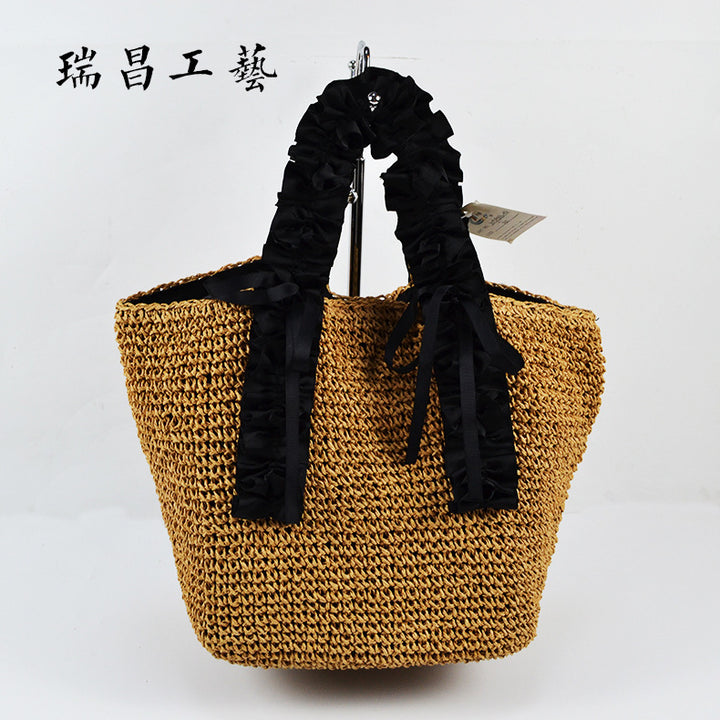 Crocheted beach bag with elegant satin accents Bowlift