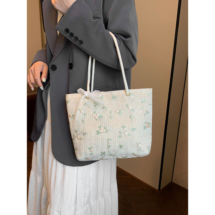 WoEmbroidered Straw Tote Bag Bowlift