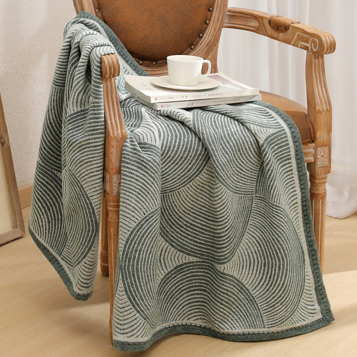Women's exclusive and cozy knit blanket with geometric pattern Bowlift