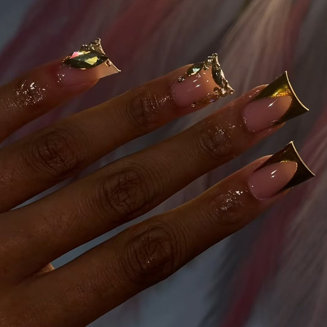 Luxurious Metallic Accent Press-On Nail Extensions Bowlift