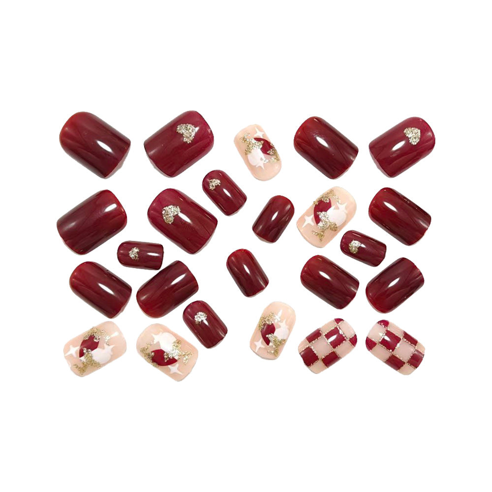 Artificial nails with luxurious designs and glitter coatings Bowlift