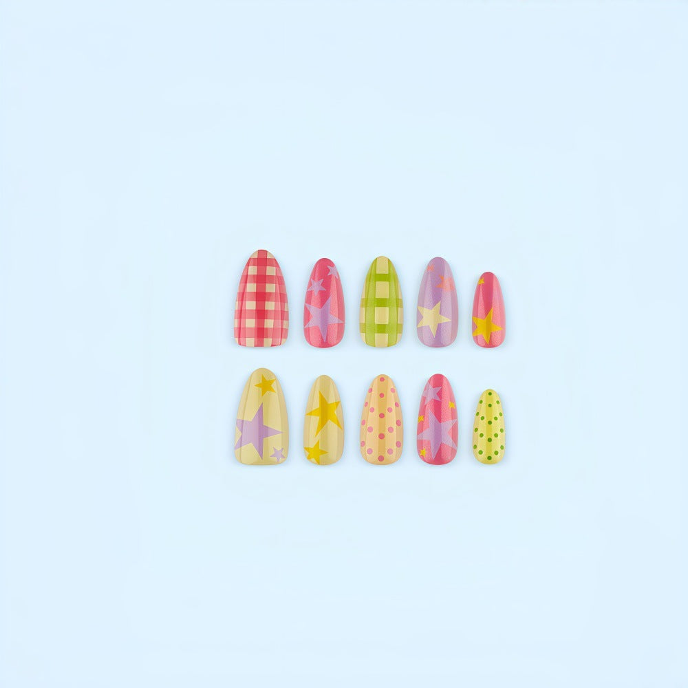 Creative artificial nails in playful star design Bowlift