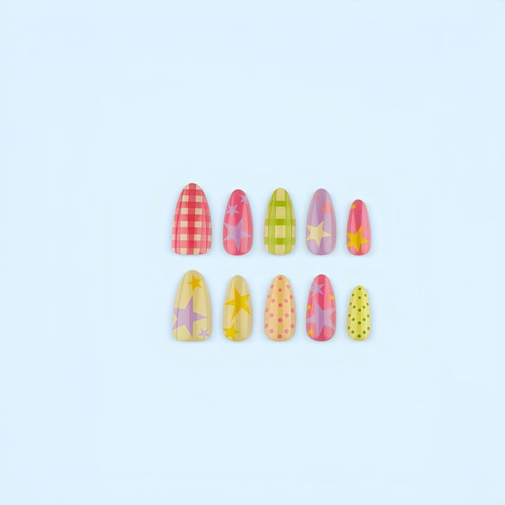 Creative artificial nails in playful star design Bowlift