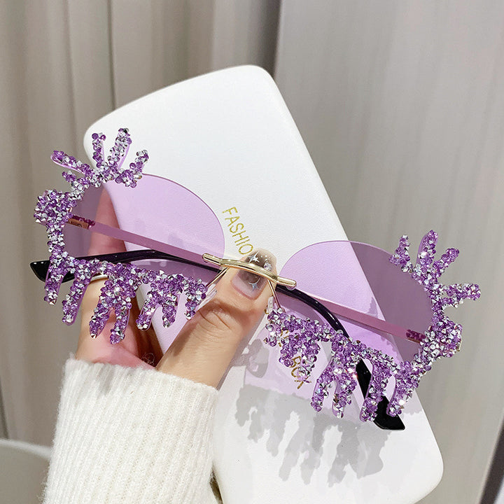 Women Extravagant Sunglasses with Sparkling Rhinestone Decorations Bowlift