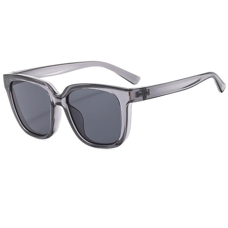 Women's sunglasses in a modern, square design with polarized lenses Bowlift