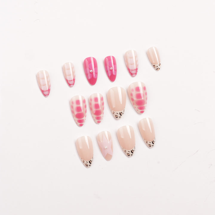 Artistic Animal Print Nail Tips Bowlift