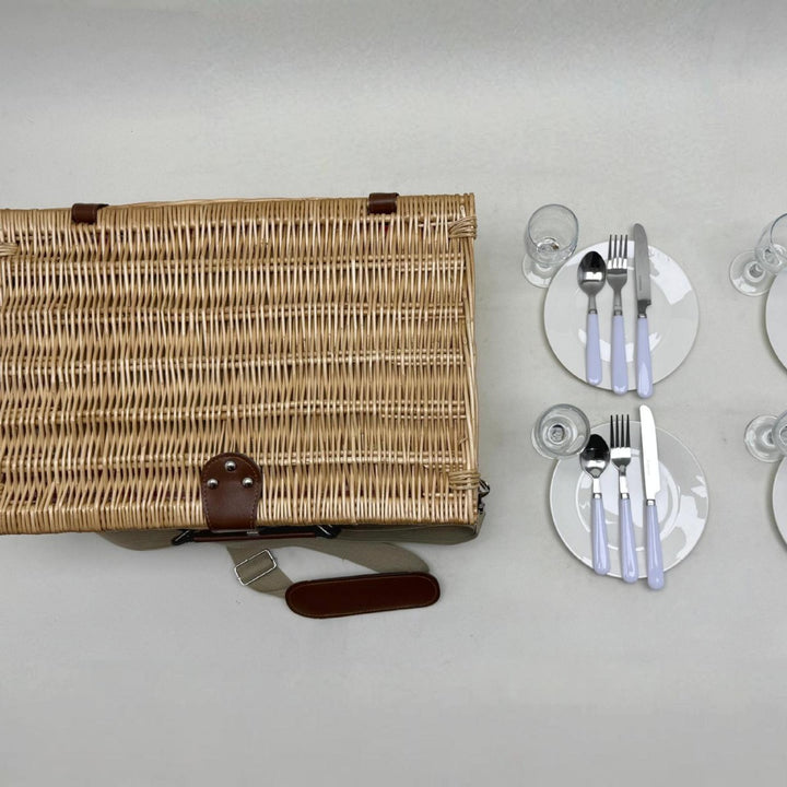 Women's picnic basket with elegant dish set Bowlift