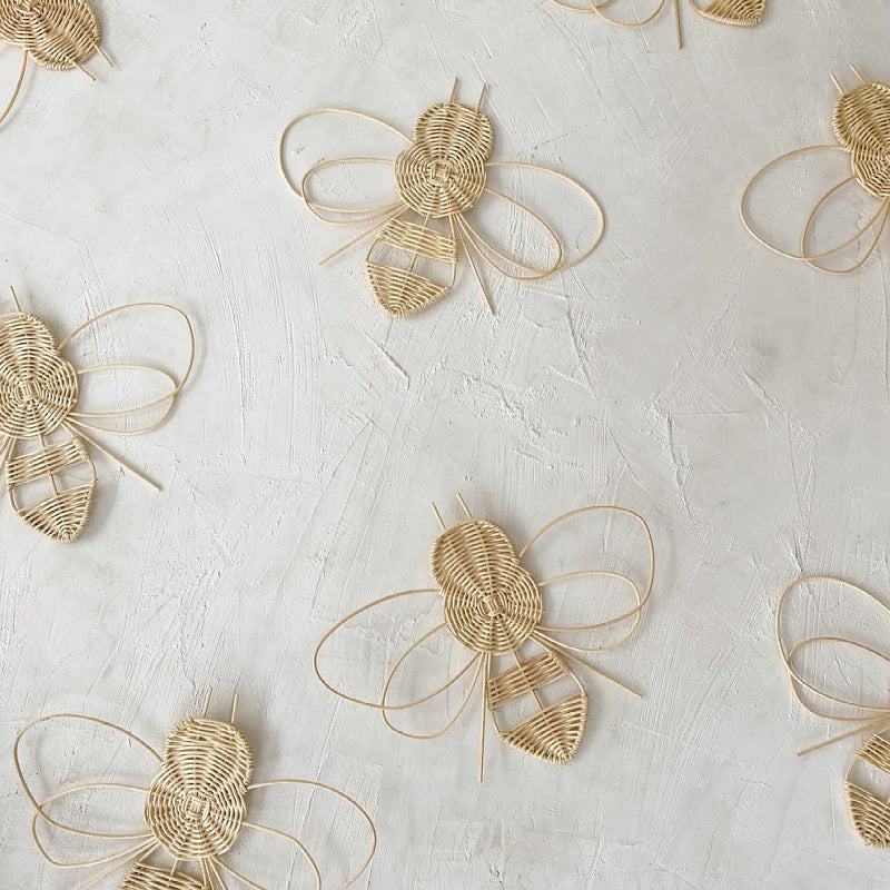 Decorative wall hanging in bee design Bowlift