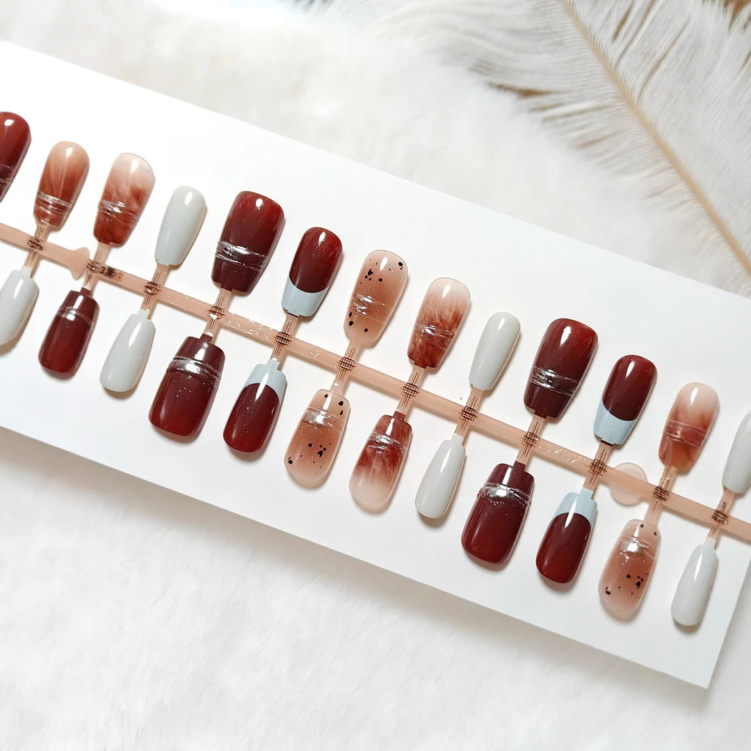 Glamorous artificial nails with elegant accents Bowlift