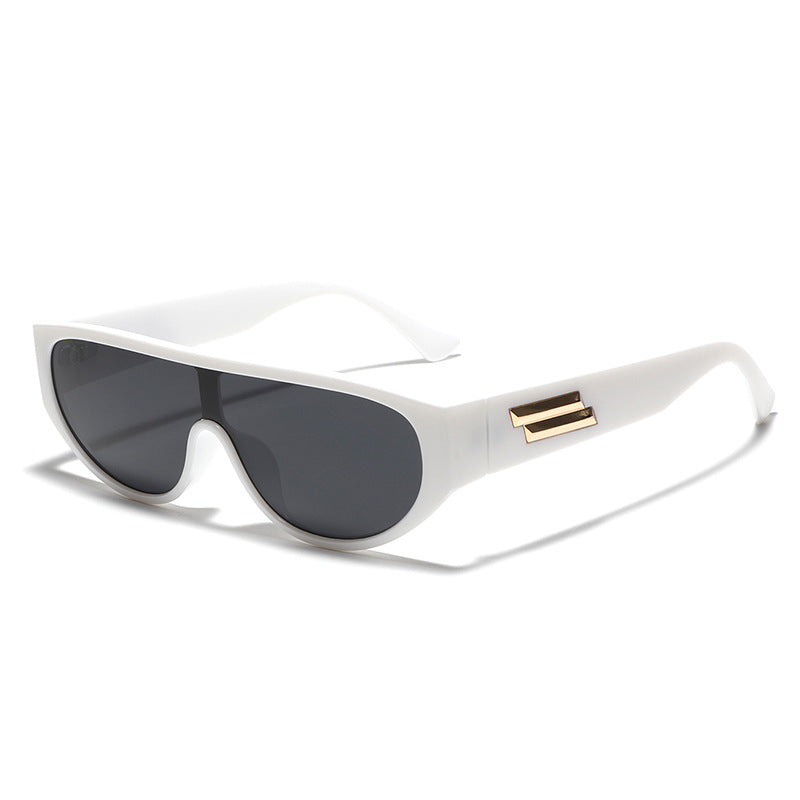 Ladies sporty sunglasses with custom-made frame Bowlift