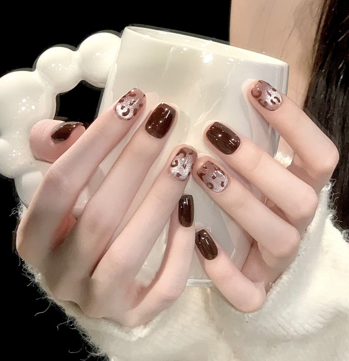 Artistic Press-On Nail Art Set with Decorative Floral and Gemstone Accents Bowlift