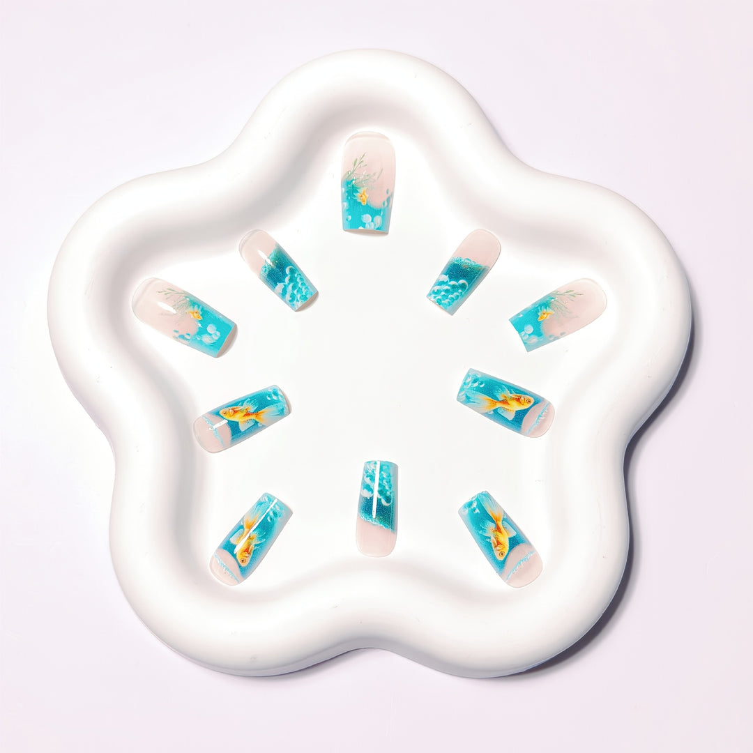 Artificial nails with Lively Water World motif Bowlift