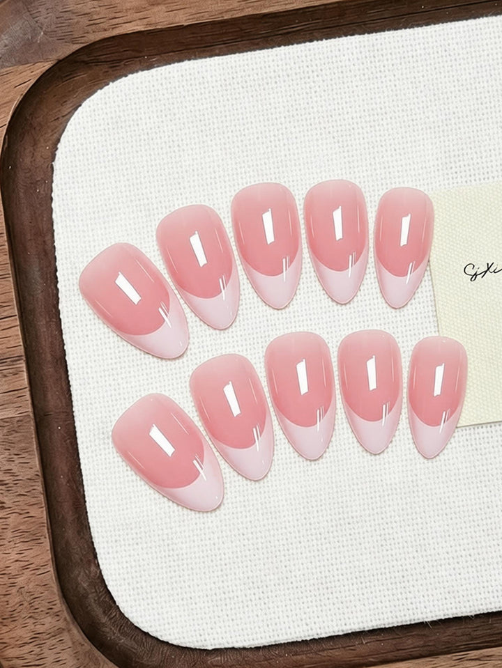 Elegant Artificial Nails with French Design Bowlift