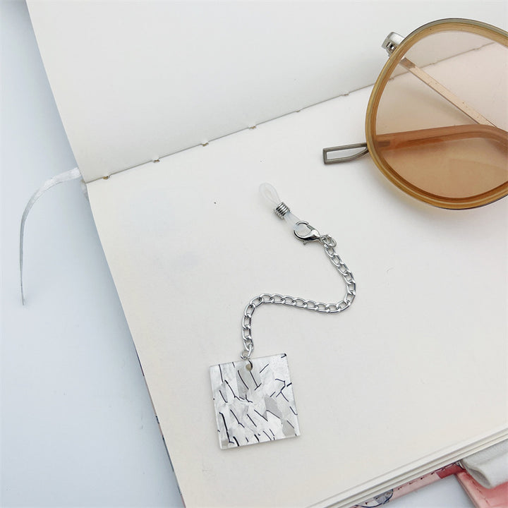 Heart-Designed Eyewear Chain Holder Bowlift