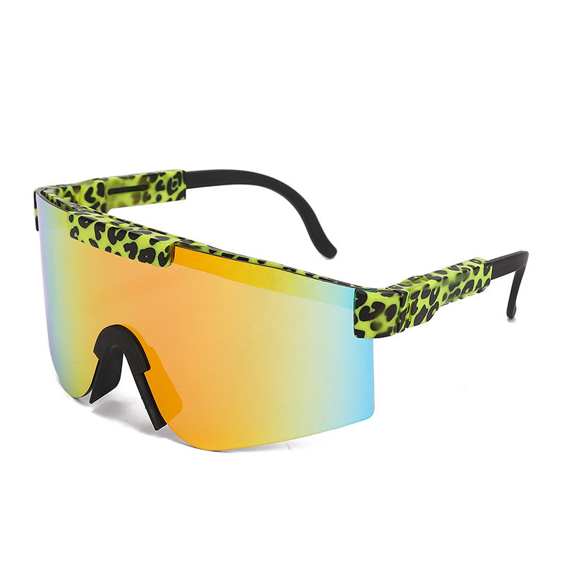 Women's Sporty Statement Sunglasses in Modern Design Bowlift