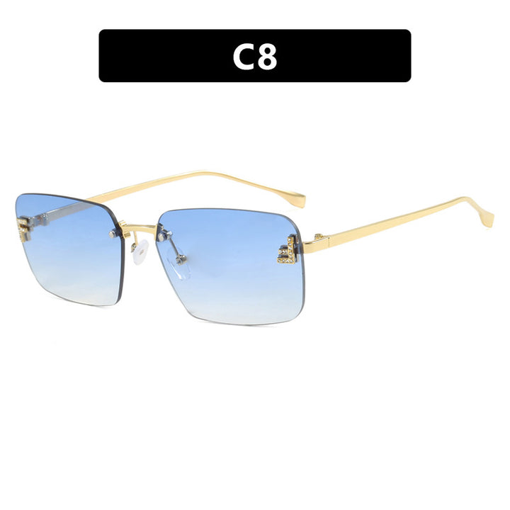 Ladies square sunglasses with elegant golden frame and stylish lenses Bowlift