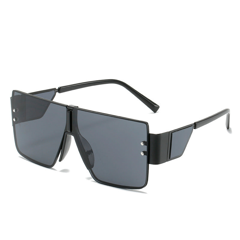 Ladies trendy oversized sunglasses with futuristic design Bowlift