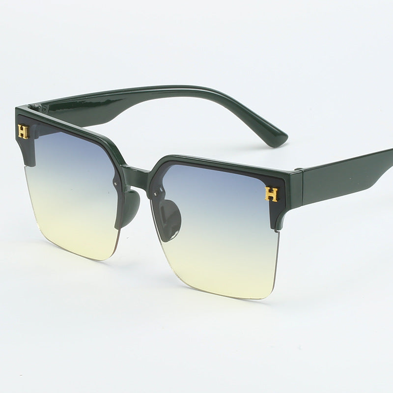 Women square sunglasses with elegant metal frame Bowlift