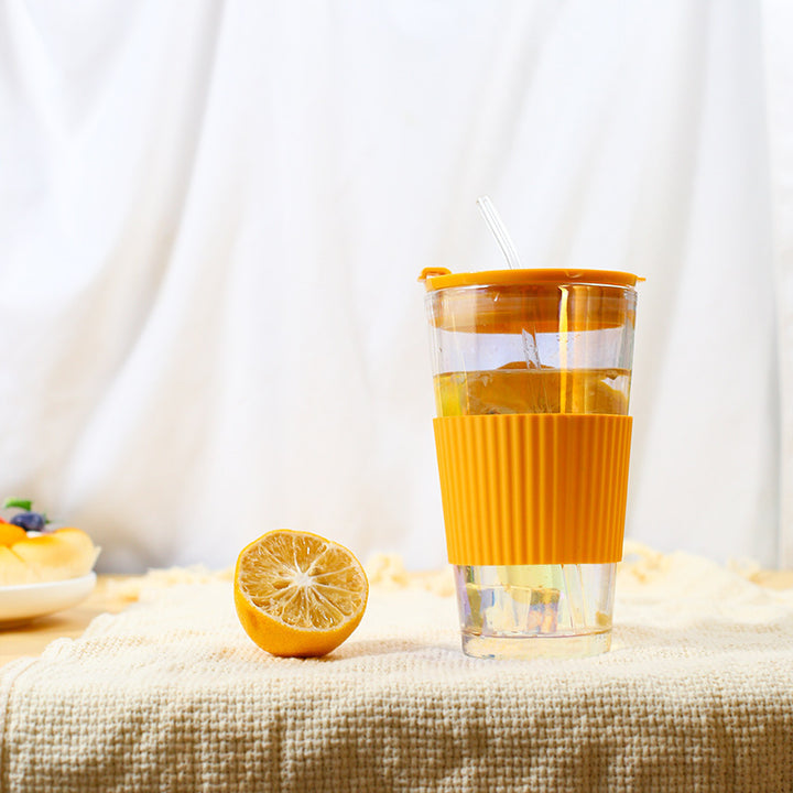 Women's multifunctional drinking cups with integrated silicone cover and hygienic lid Bowlift