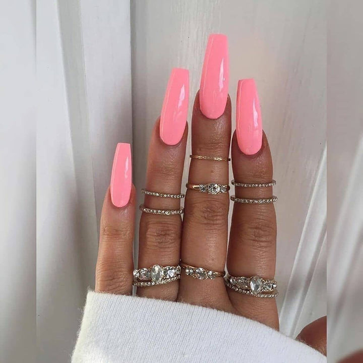 Artificial nails with long French tip design Bowlift