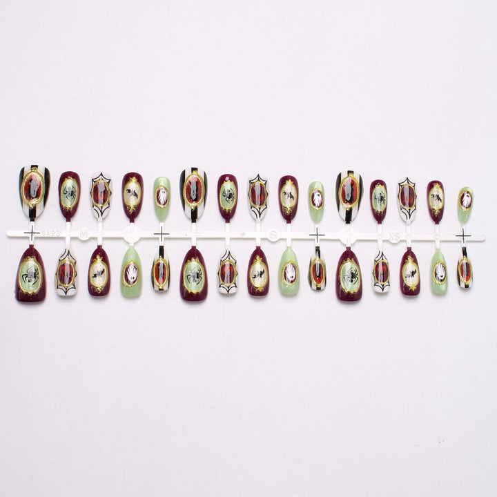 Holiday-Themed Press-On Nail Set Bowlift