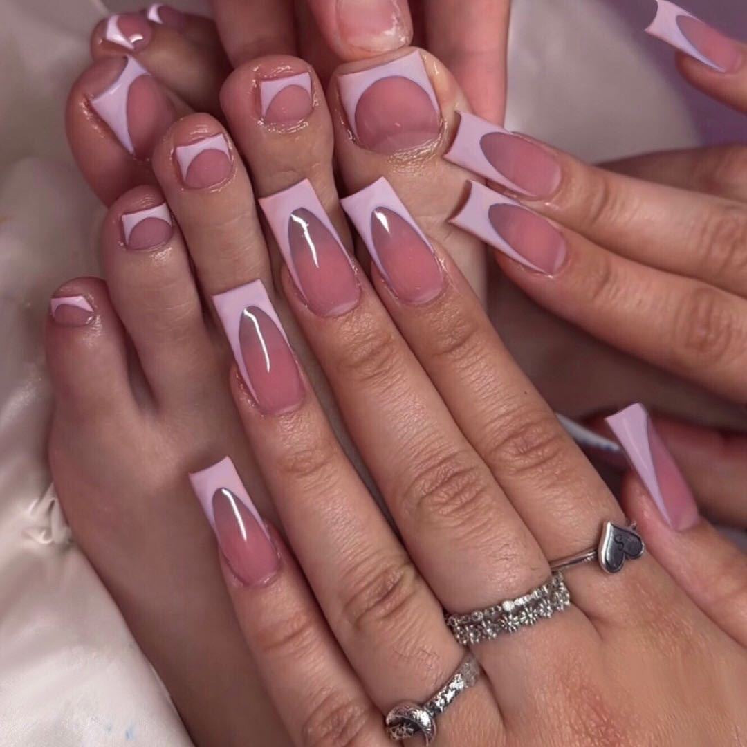 Acrylic nail set with elegant French tip Bowlift