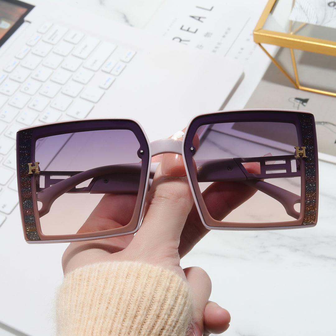 Women’s fashionable sunglasses with extravagant, rectangular frame Bowlift