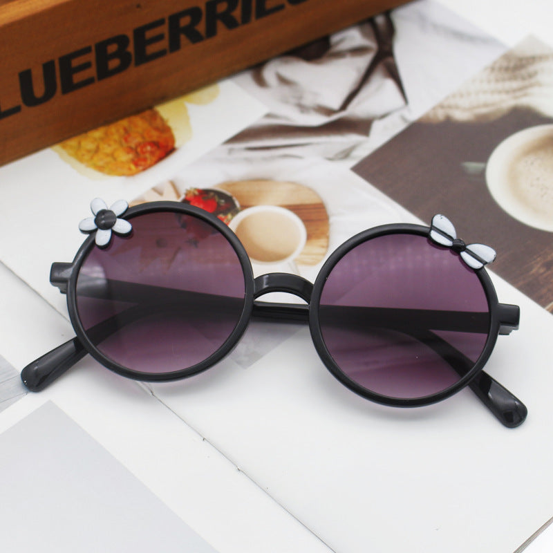Ladies sunglasses with playful floral accents Bowlift