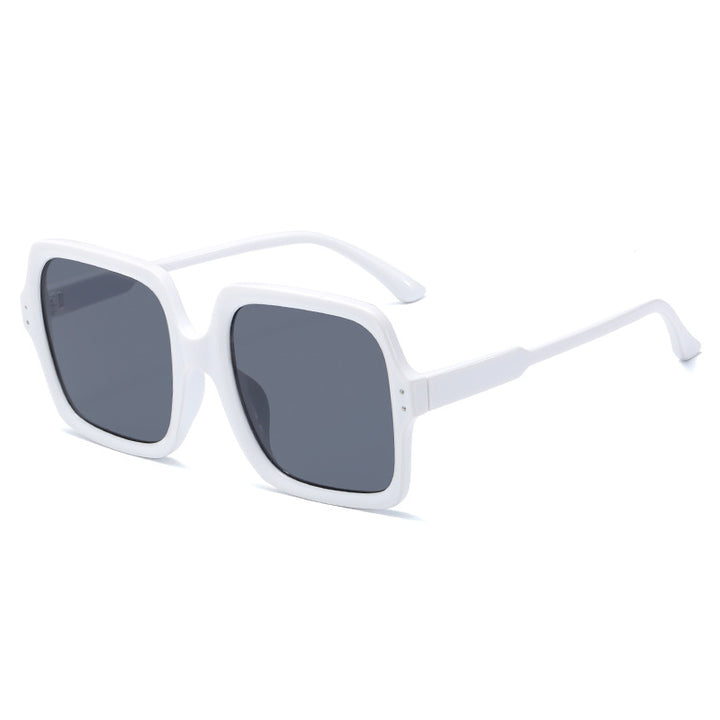 Women’s trendy oversized sunglasses with modern design Bowlift