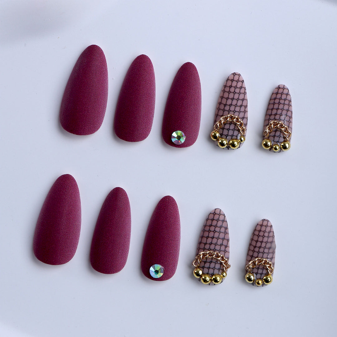 Artificial nails with unique network design and glamorous accents Bowlift