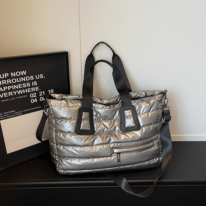 Leisure bag with padded interior and removable shoulder strap Bowlift