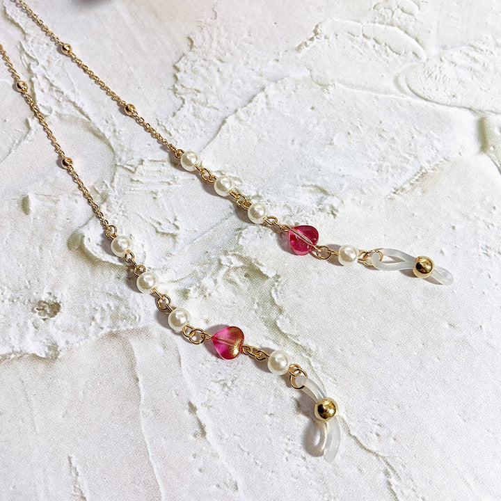 Delicate jewelry chain with pearls and crystals Bowlift