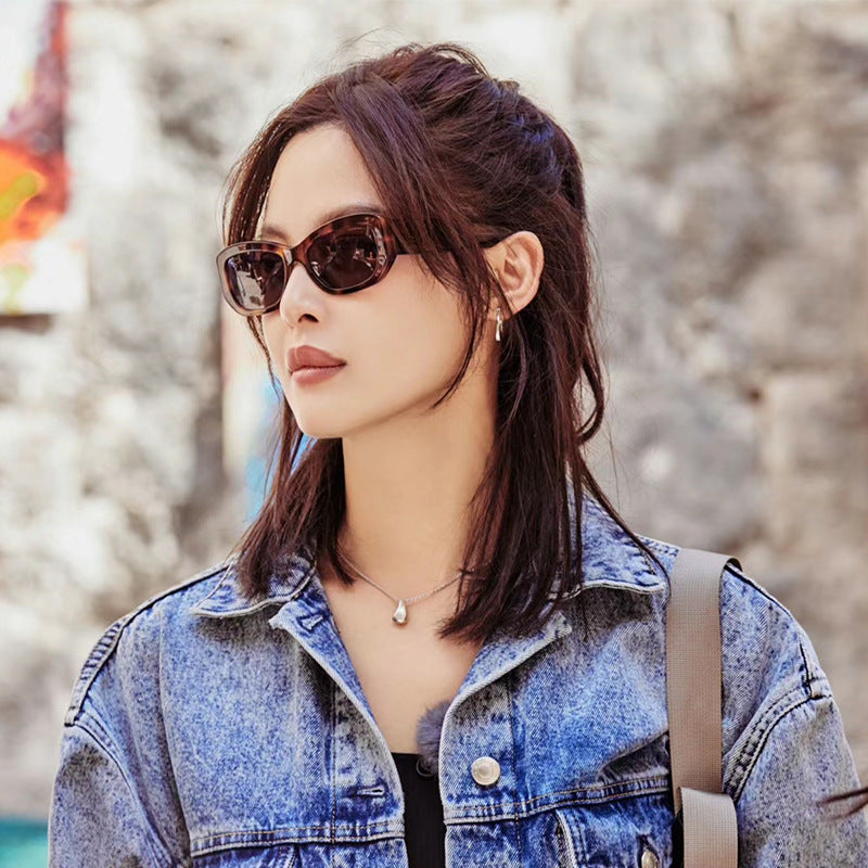 Women's Cat-Eye Sunglasses with Modern Frame and Increased Comfort Bowlift