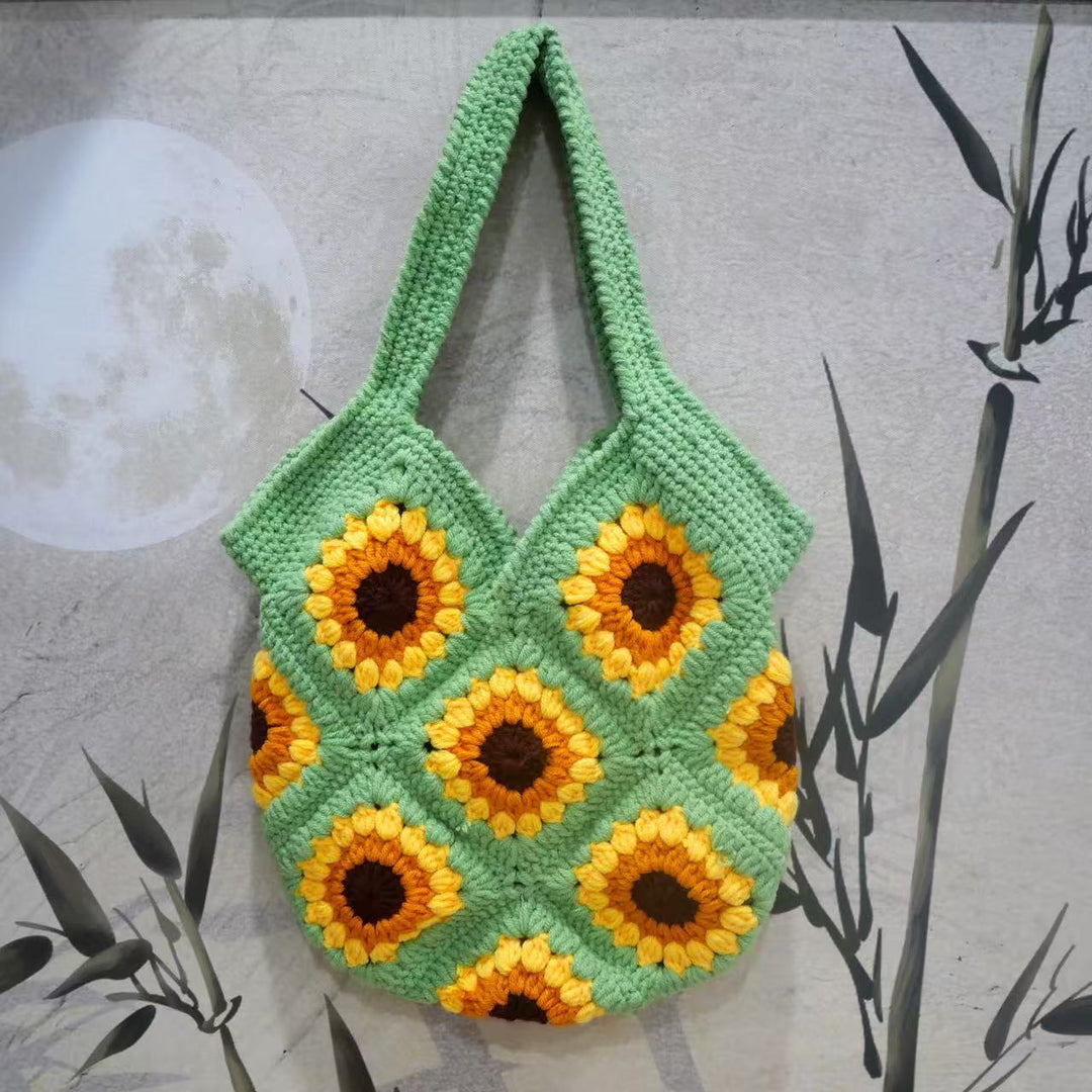 Handmade macrame shoulder bag with floral pattern Bowlift