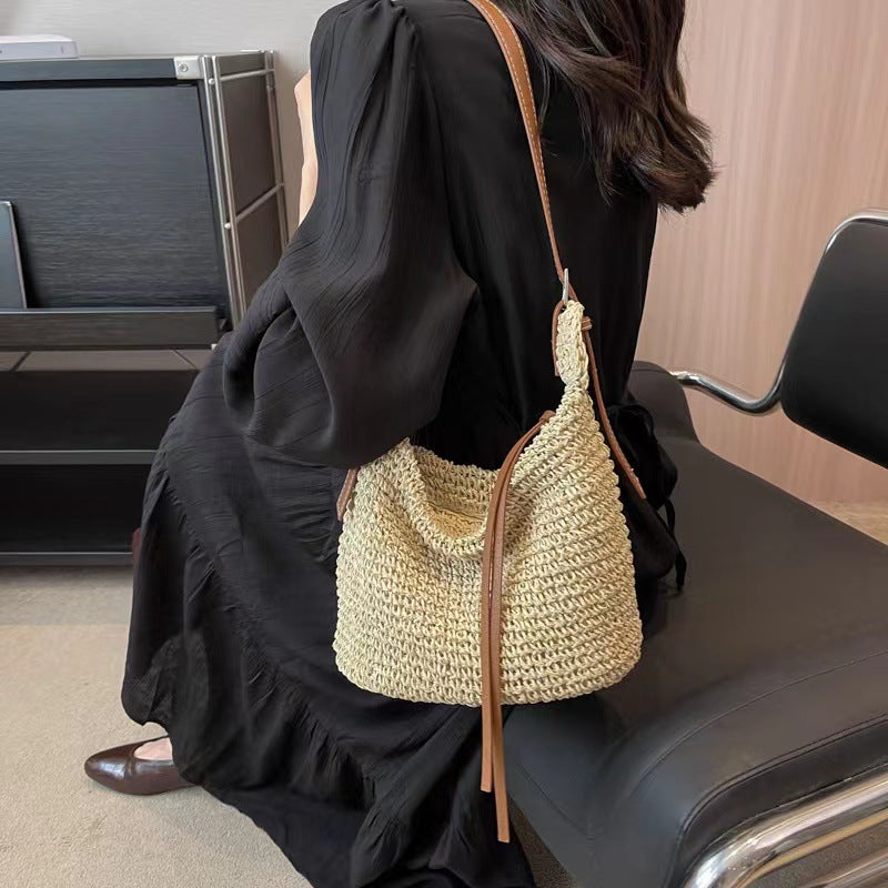 Cultivated raffia shoulder bag with leather accents Bowlift