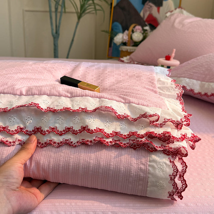 Women's bedspread with elegant lace embellishments and fine cotton surface Bowlift