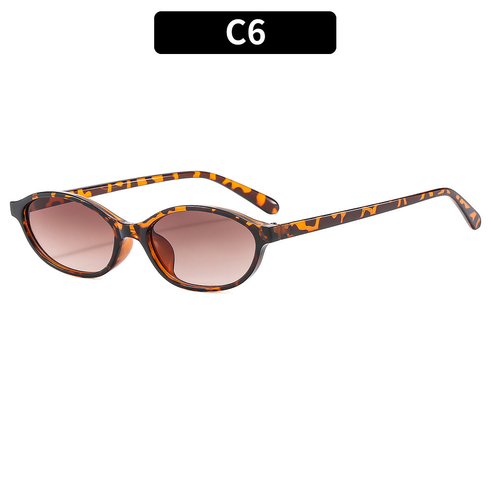 Retro-Inspired Oval Frame Sunglasses