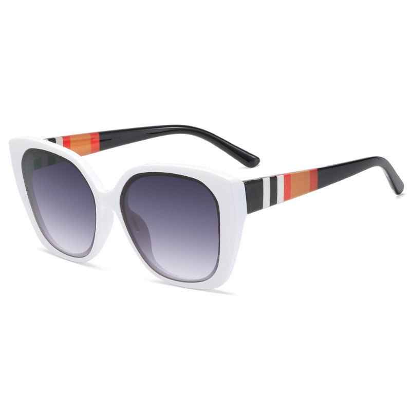 Women's fashionable glasses in striking retro style Bowlift