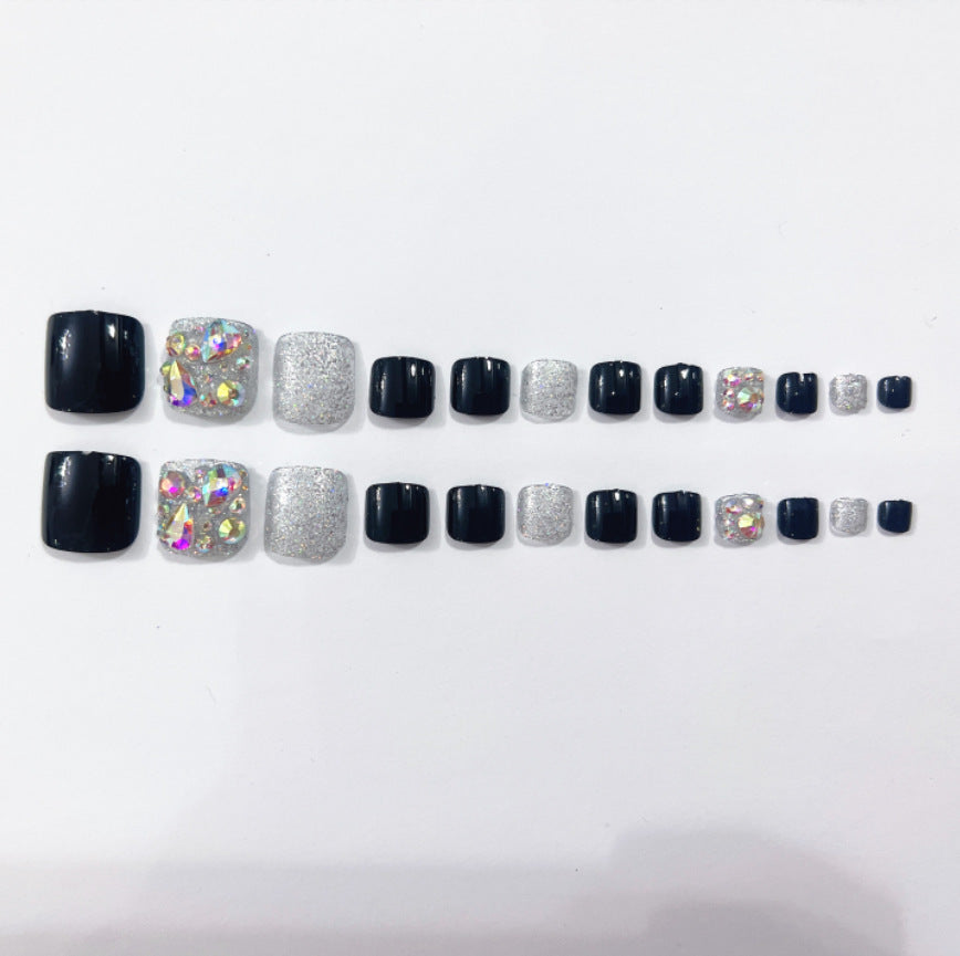 Glamorous toenails with sparkling rhinestones Bowlift