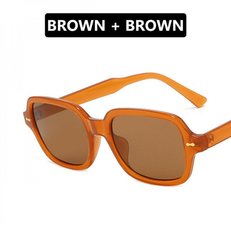 Ladies fashionable sunglasses with angular frame and yellow lenses Bowlift