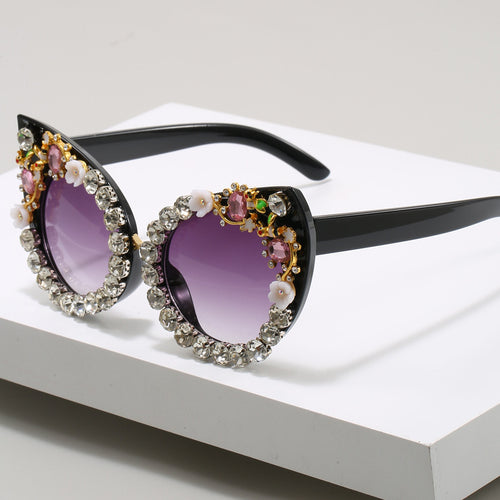 Women's Heart-shaped Sunglasses with Sparkling Accents Bowlift