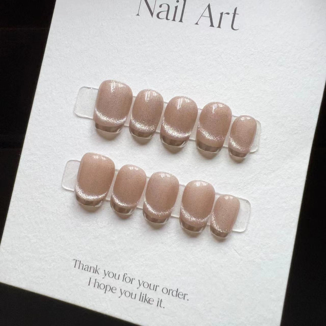 Elegant Press-On Nail Set with Sparkling Design Bowlift