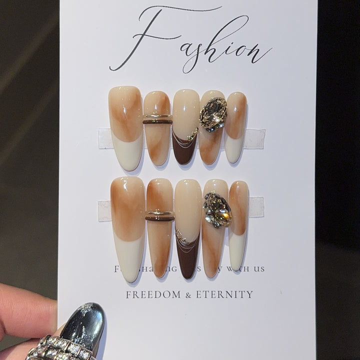 Artificial nail set with elegant glamour design Bowlift
