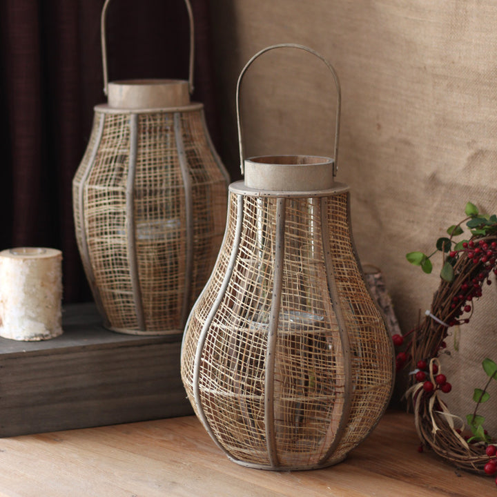 Rustic lantern made of braided natural material Bowlift