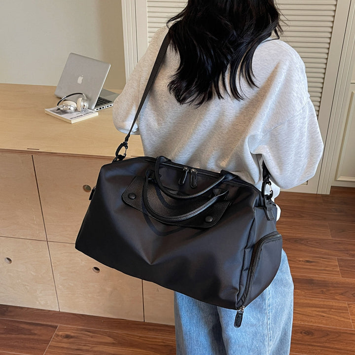 Travel bag with practical compartments Bowlift