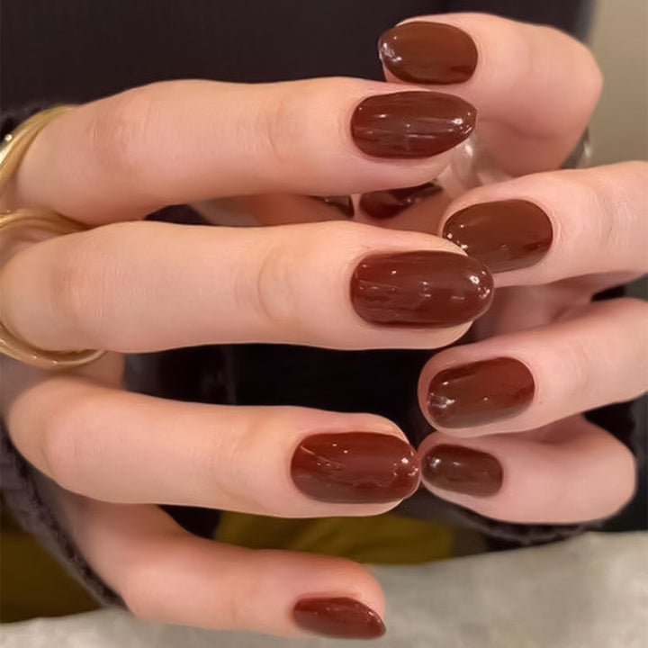 Elegant Nail Art with Gloss Finish Bowlift