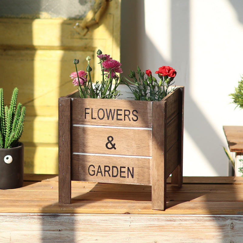 Decorative wooden box for plants Bowlift