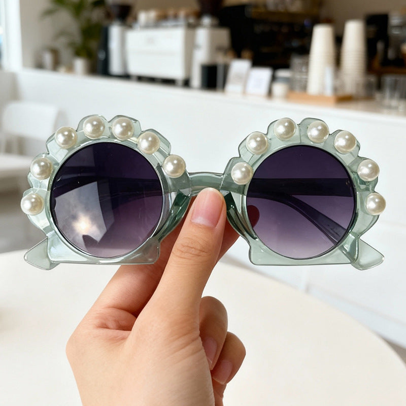 Pearl-Accented Vintage Inspired Sunglasses Bowlift
