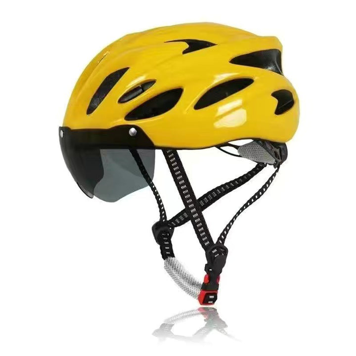 Sporty bicycle helmet with integrated visor Bowlift