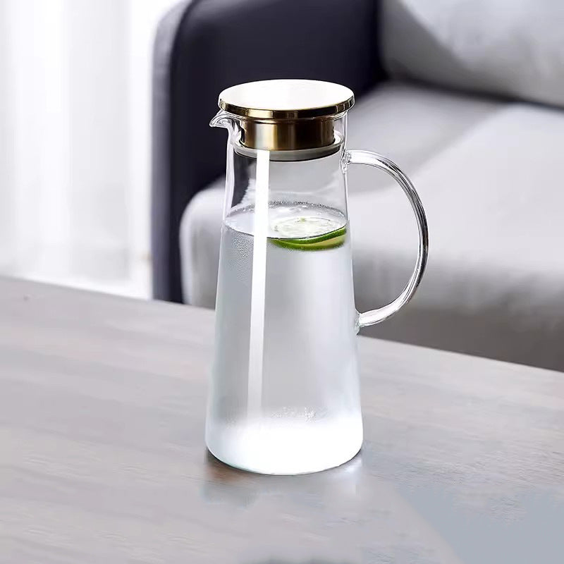 Ladies elegant glass jug with heat insulating lid Bowlift